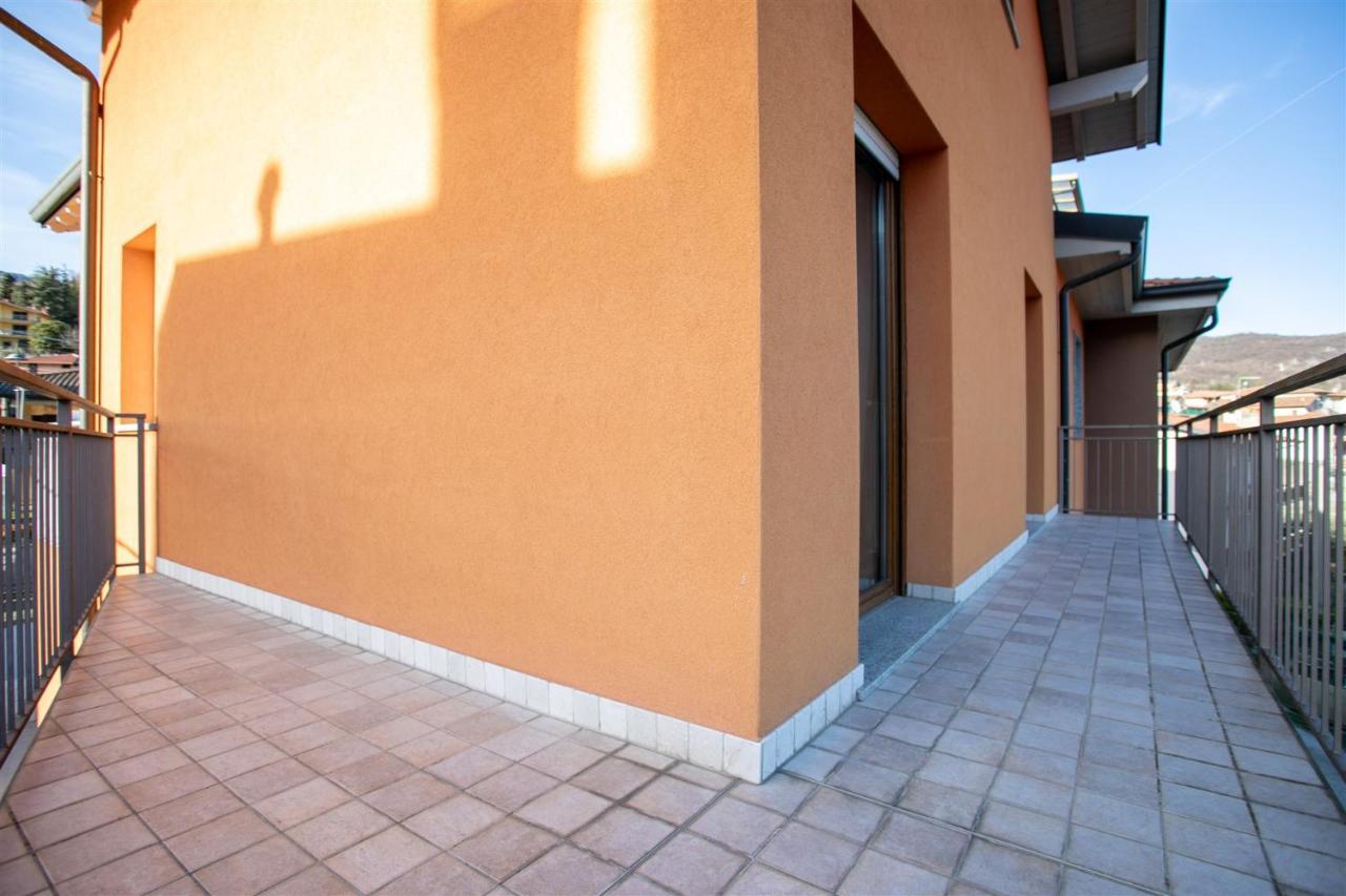 Iseolakerental - Appartamento Iris Solto Collina Eksteriør billede